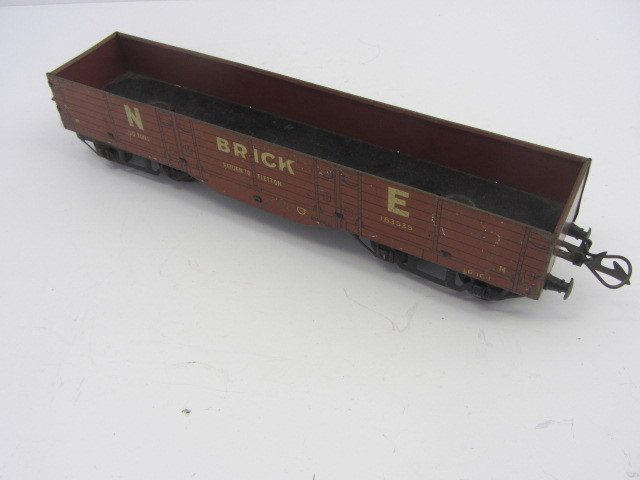 Stop the Drop Auction - Hornby Gauge 0 NE Bogie Brick Wagon