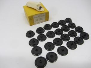 24 Postwar Hornby Gauge 0 Plastic Wheels with Axles Boxed