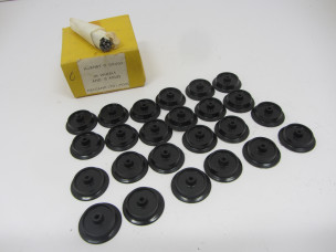 24 Postwar Hornby Gauge 0 Plastic Wheels with Axles Boxed