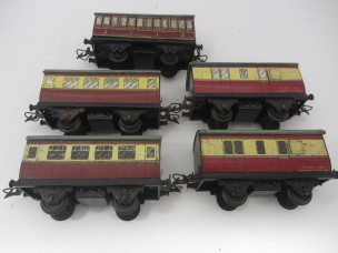 5 Postwar Hornby Gauge 0 Coaches