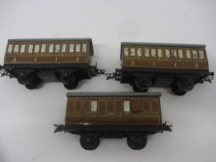2 Postwar and 1 Prewar Hornby Gauge 0 LNER No1 Coaches
